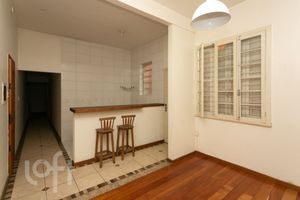 Image 25 - 297501
