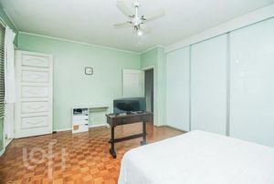 Image 31 - 297549