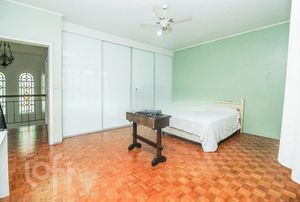 Image 33 - 297549