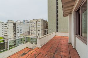 Image 18 - 297942
