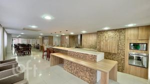 Image 33 - 298090
