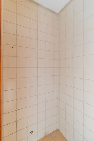 Image 37 - 298106
