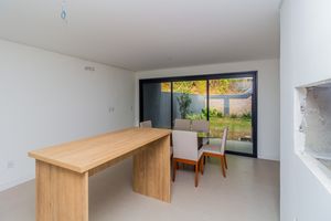 Image 33 - 298156