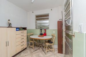 Image 30 - 298582