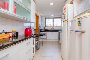 Image 29 - 298925