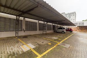 Image 28 - 299552