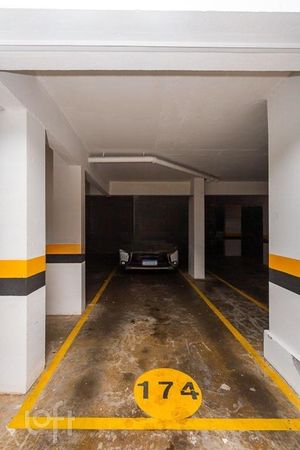 Image 30 - 299555