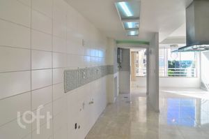 Image 3 - 299557