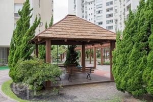 Image 21 - 299557