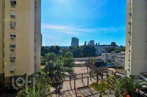 Image 17 - 299557