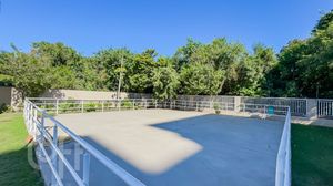 Image 31 - 299601