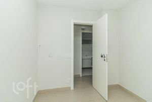 Image 22 - 299656