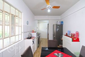 Image 40 - 299882