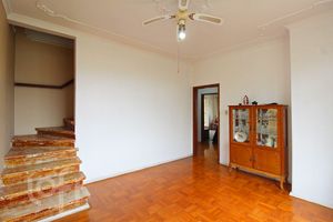 Image 28 - 299882
