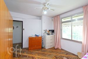 Image 38 - 299882