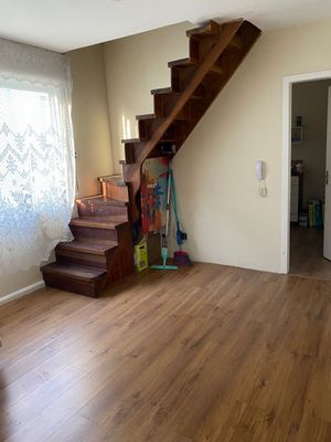 Image 1 - 300157