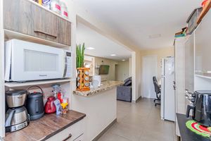 Image 18 - 300157