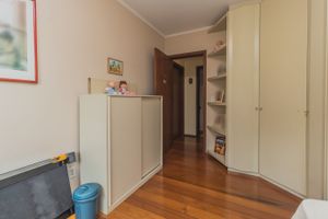 Image 10 - 300184