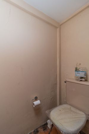 Image 39 - 300184