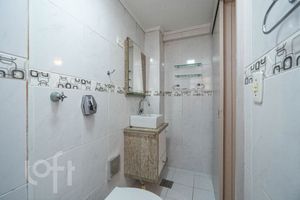 Image 21 - 300200