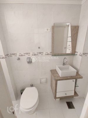 Image 6 - 300200