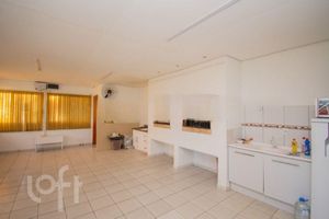 Image 13 - 300498