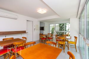 Image 22 - 300542