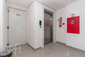 Image 30 - 300542