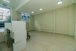 Image 3 - 300666