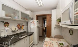 Image 11 - 301061