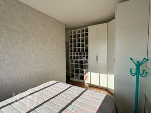 Image 19 - 301140
