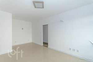 Image 1 - 301295