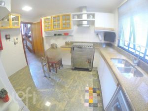 Image 8 - 301301