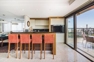 Image 11 - 301475