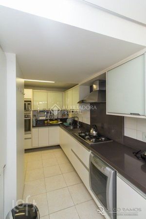 Image 8 - 301505