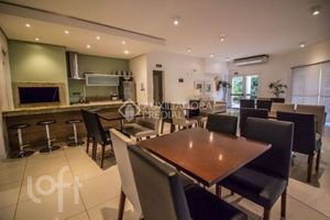 Image 17 - 301587