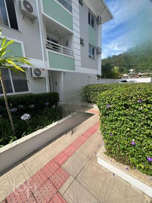 Image 6 - 302025