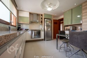 Image 8 - 302029
