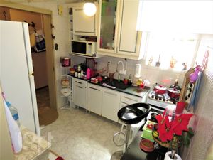 Image 3 - 302073