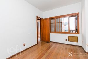 Image 33 - 302078