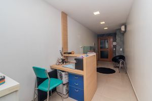 Image 4 - 302162