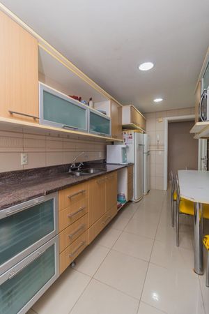 Image 22 - 302197