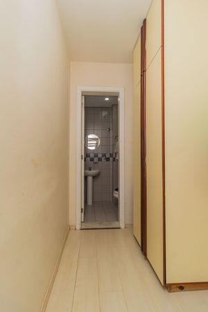 Image 26 - 302197