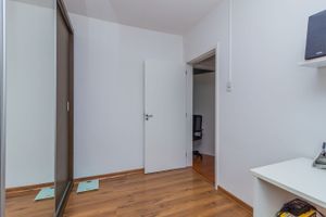Image 6 - 302218