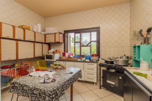 Image 19 - 302246