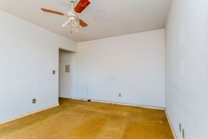 Image 15 - 302279