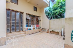 Image 10 - 302342