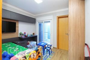 Image 17 - 302351