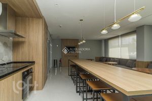 Image 24 - 302417