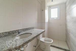 Image 15 - 302497